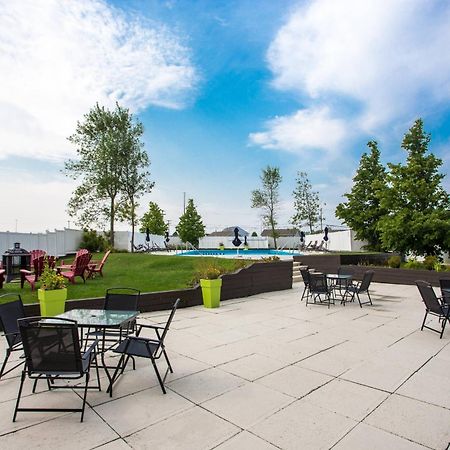 Delta Hotels By Marriott Saguenay Conference Centre Exterior foto
