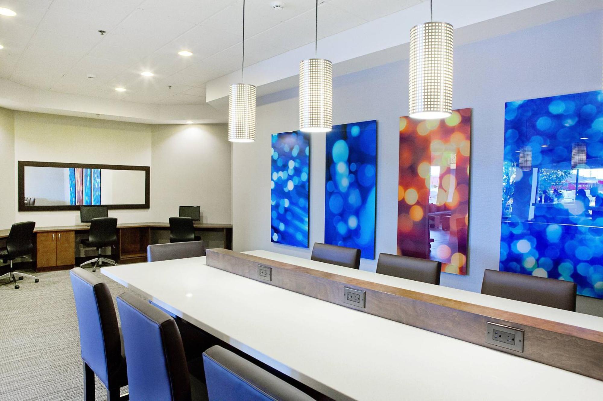 Delta Hotels By Marriott Saguenay Conference Centre Exterior foto