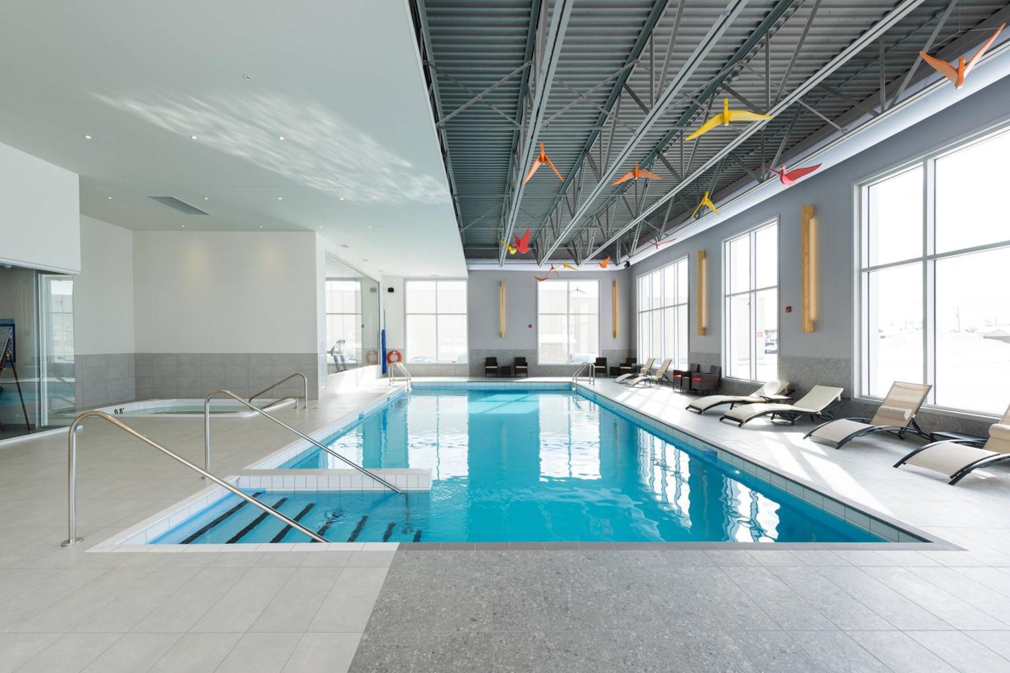 Delta Hotels By Marriott Saguenay Conference Centre Exterior foto